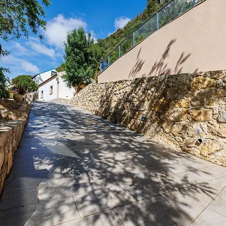 Casas Du Rio * Maceira